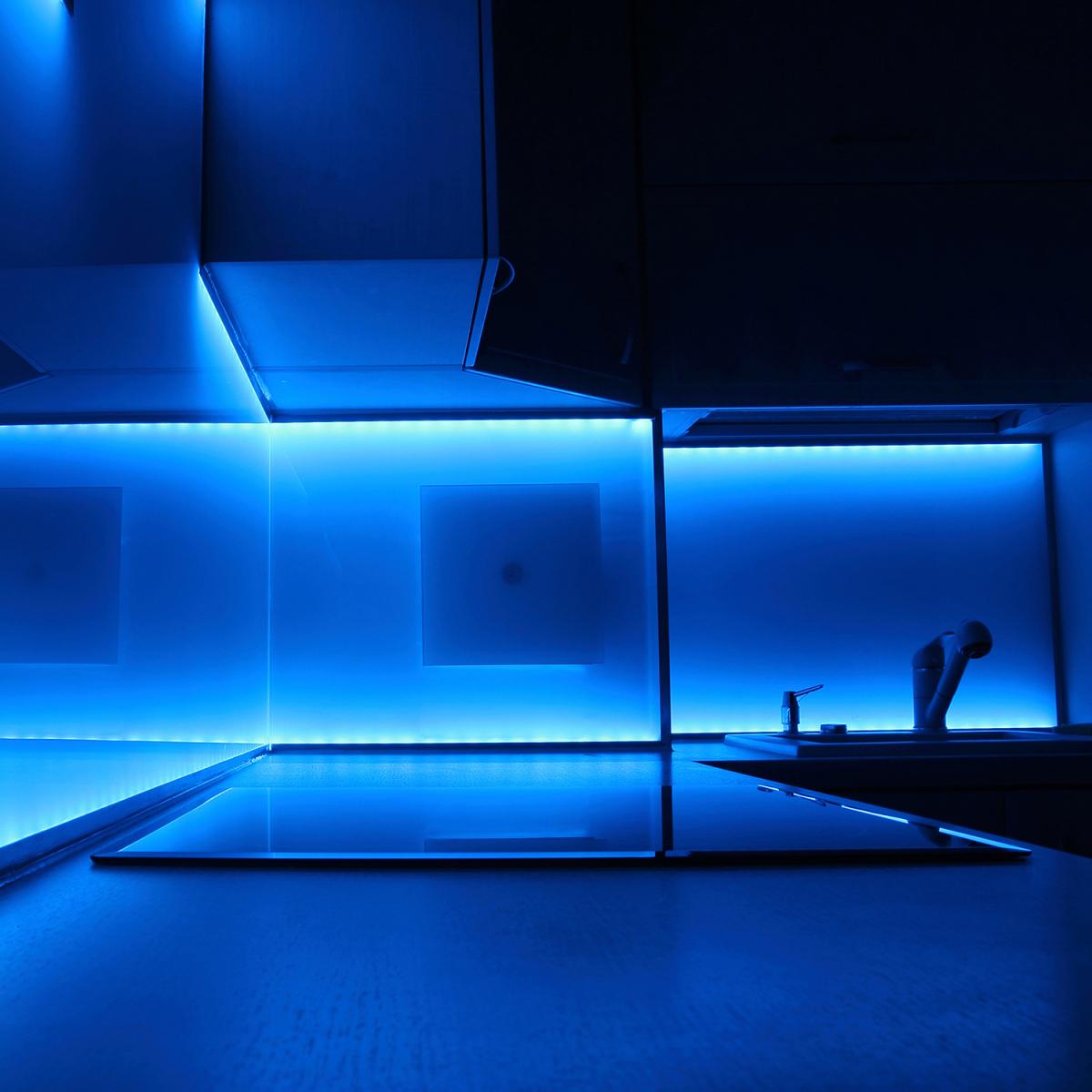 LED RGB 1M Battery Operated Strip Light - White – image 4