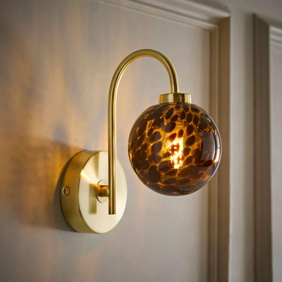 Chiara Brushed Gold Leopard Glass Globe Wall Light - Brushed Gold – image 3