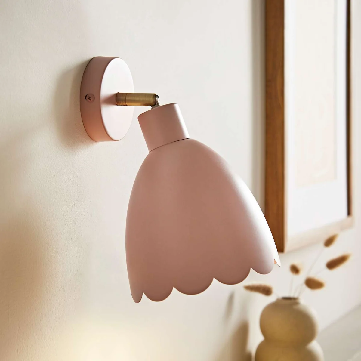 Millie Scallop Adjustable Wall Light - Rose Pink / 0.35kg / Metal – image 2