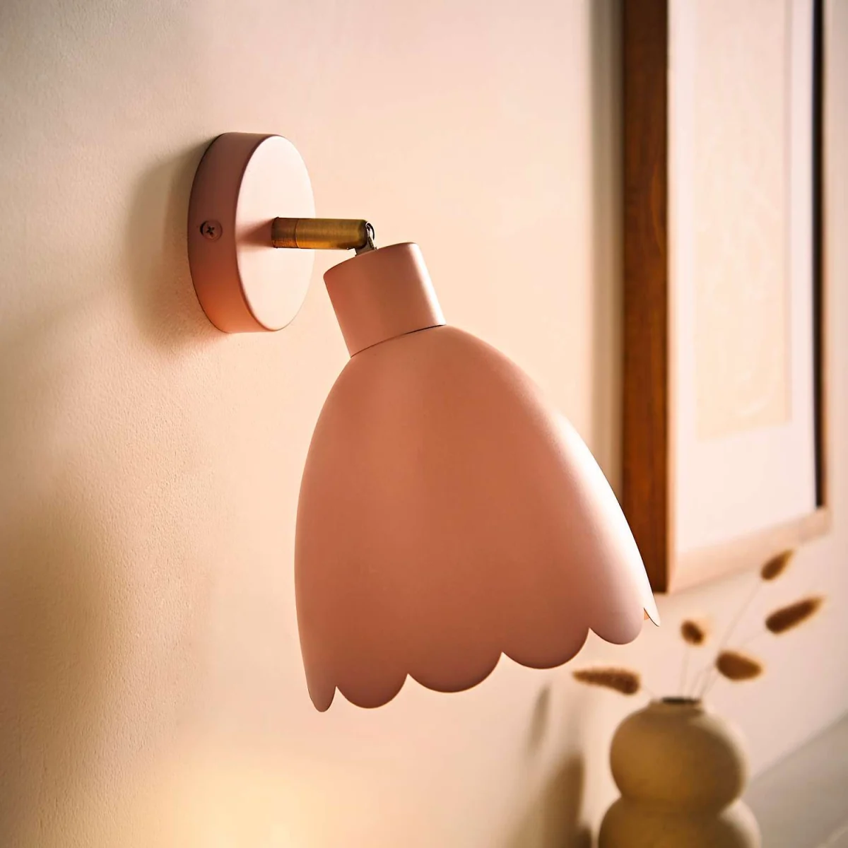 Millie Scallop Adjustable Wall Light - Rose Pink / 0.35kg / Metal – image 4