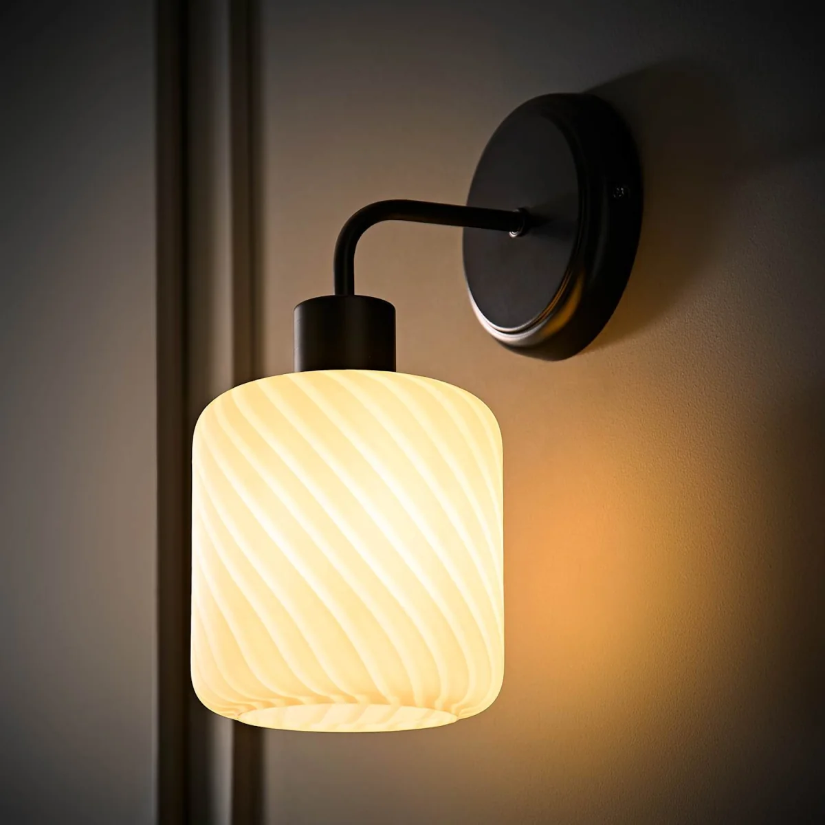 Emery Swirl Glass Wall Light - Black / 0.57kg – image 3