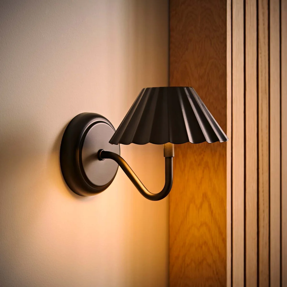 Avery Portable Rechargeable Wall Light - Black – image 3