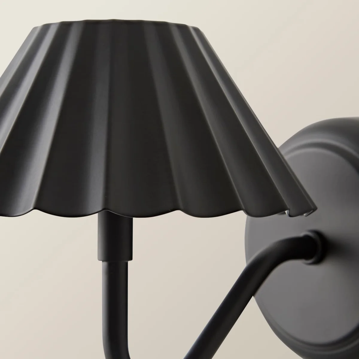 Avery Portable Rechargeable Wall Light - Black – image 4