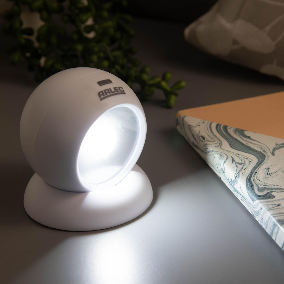 Cool White Directional LED Nightlight - White – image 4