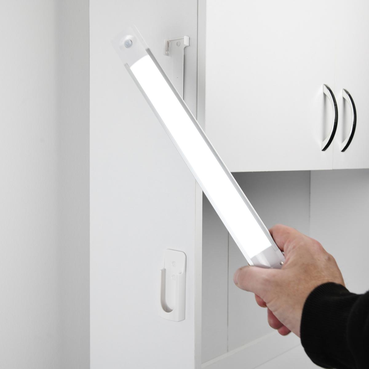 LED Cool White 40cm PIR Bar Light - White – image 2