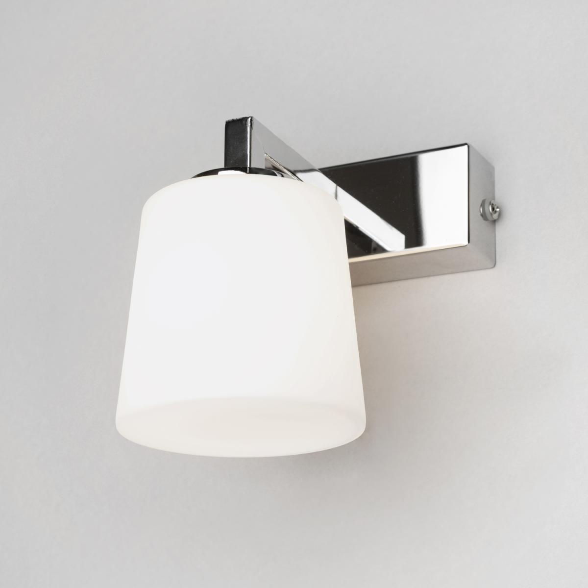 Nith Bathroom Wall Light - Chrome – image 2