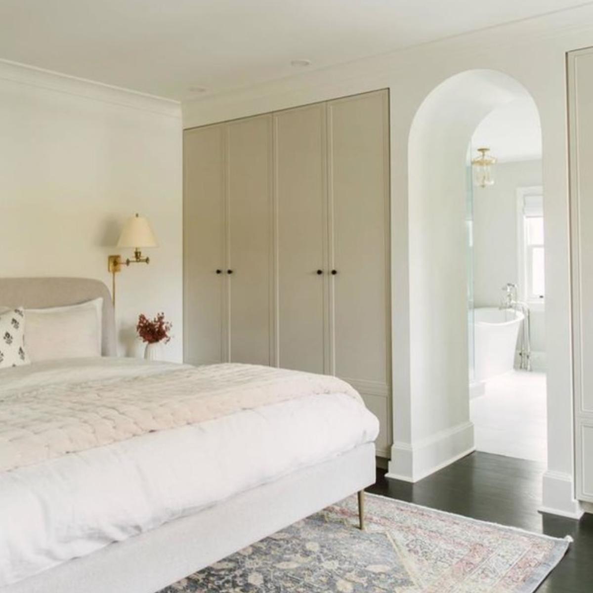 Visual Comfort | Dorchester Swing Arm | Antique Burnished Brass – image 3