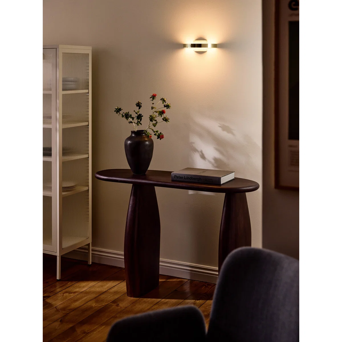 LED Wall Lamp Elna with Rippled Base – image 5