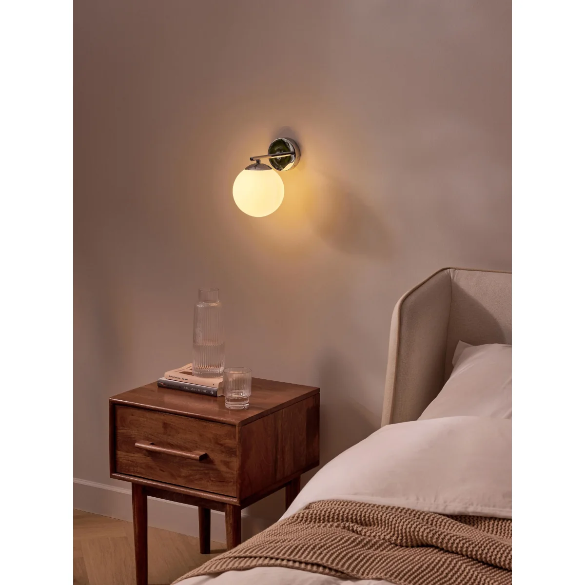Opal Glass Wall Lamp Atlanta – image 2