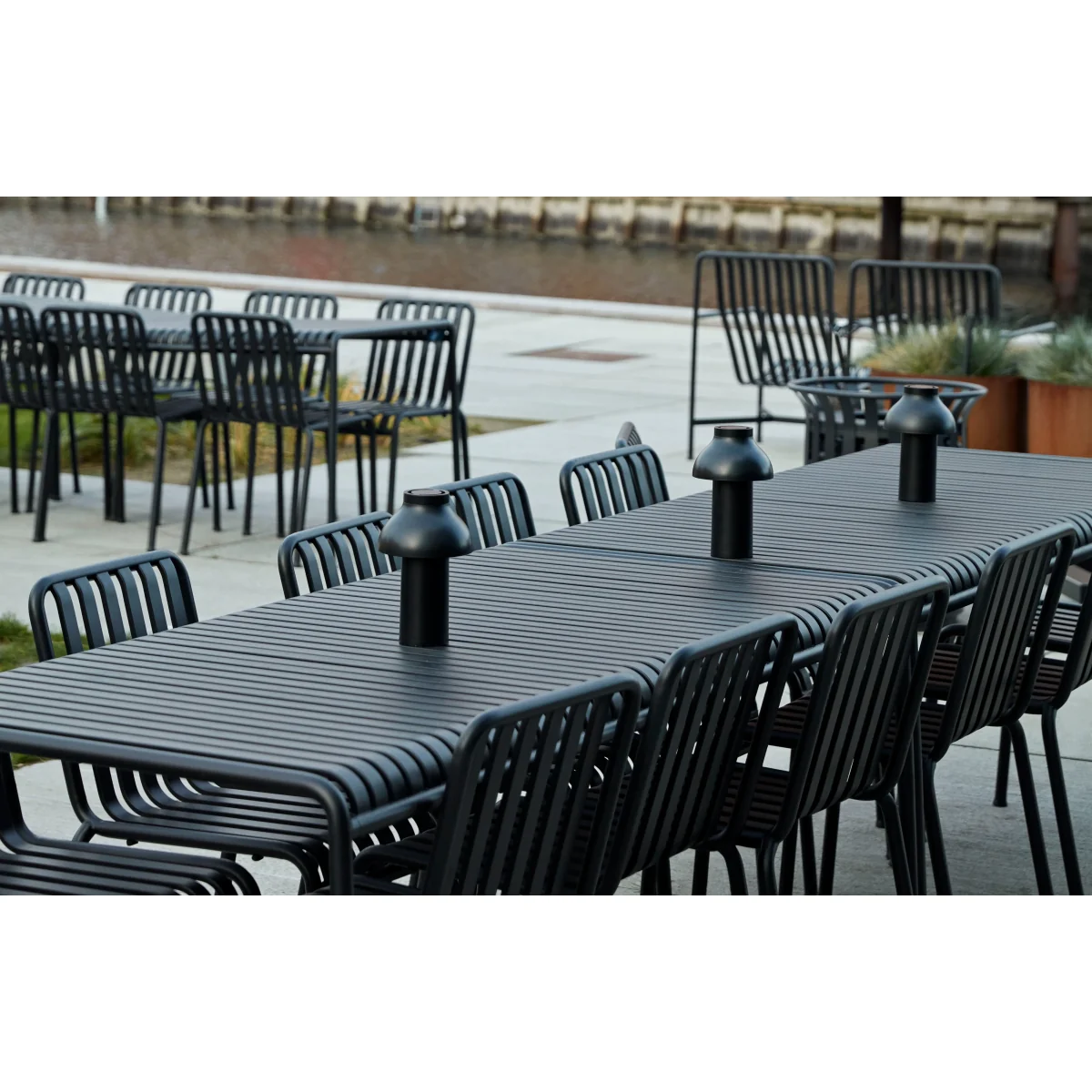 HAY Palissade dining set 4 chairs 170x90 cm - Anthracite – image 3