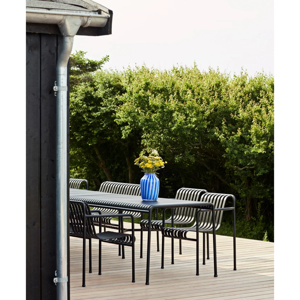 HAY Palissade dining set 2 dining armchairs + bench 170x90 cm anthracite – image 3