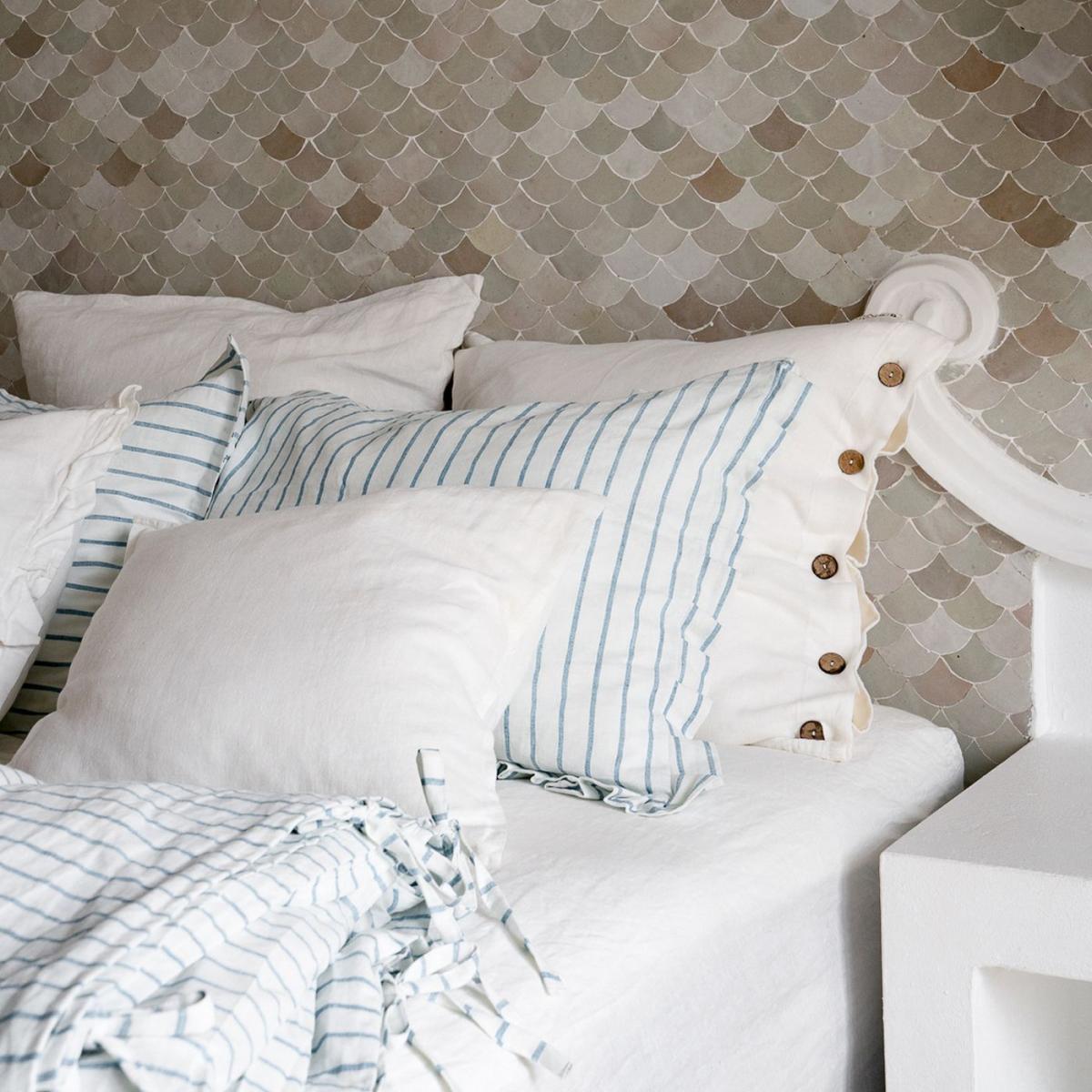Blue/White Tied Linen Duvet Cover – image 3