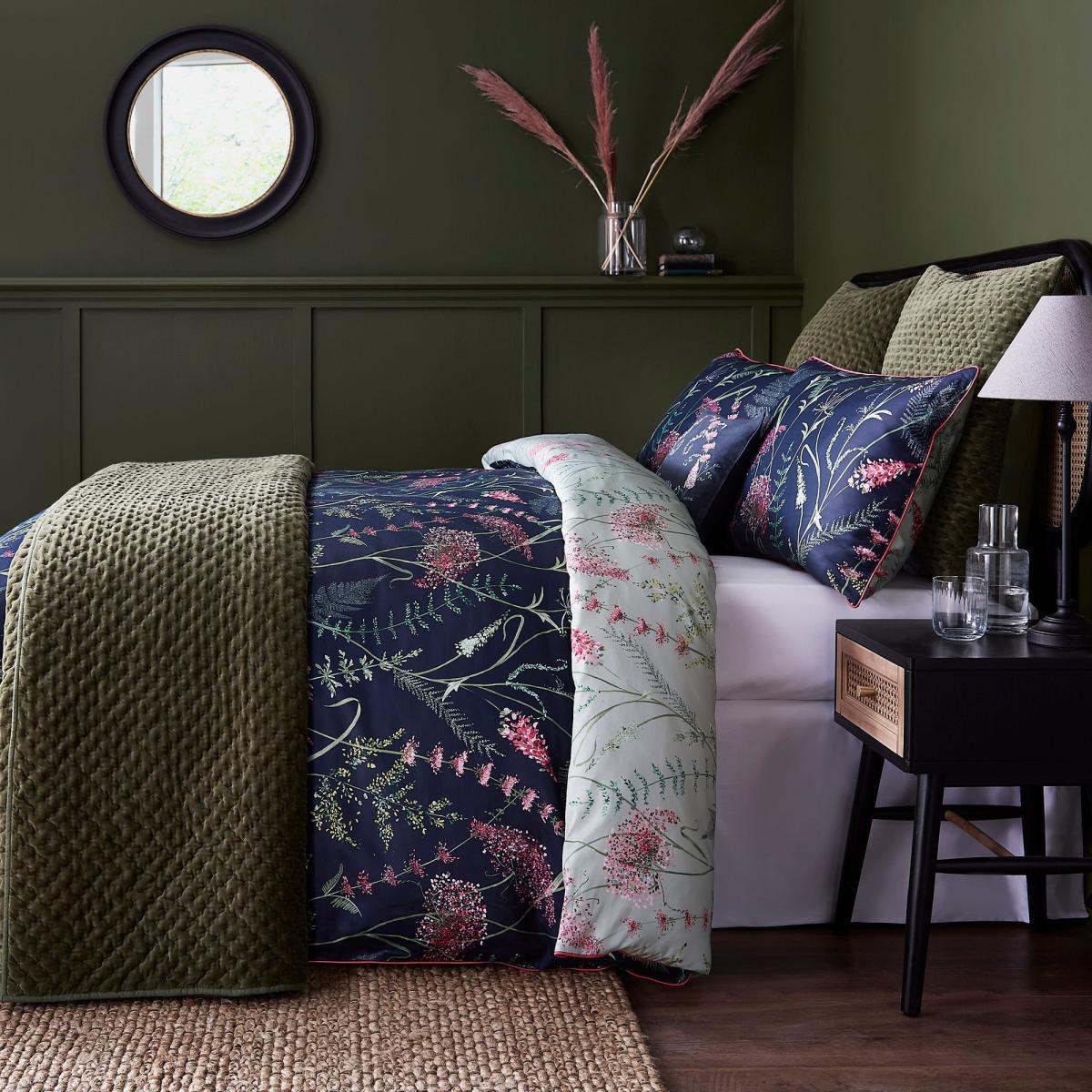 Dorma Winter Garden Navy 100% Cotton Reversible Duvet Cover and Pillowcase Set Navy (Blue) – image 4