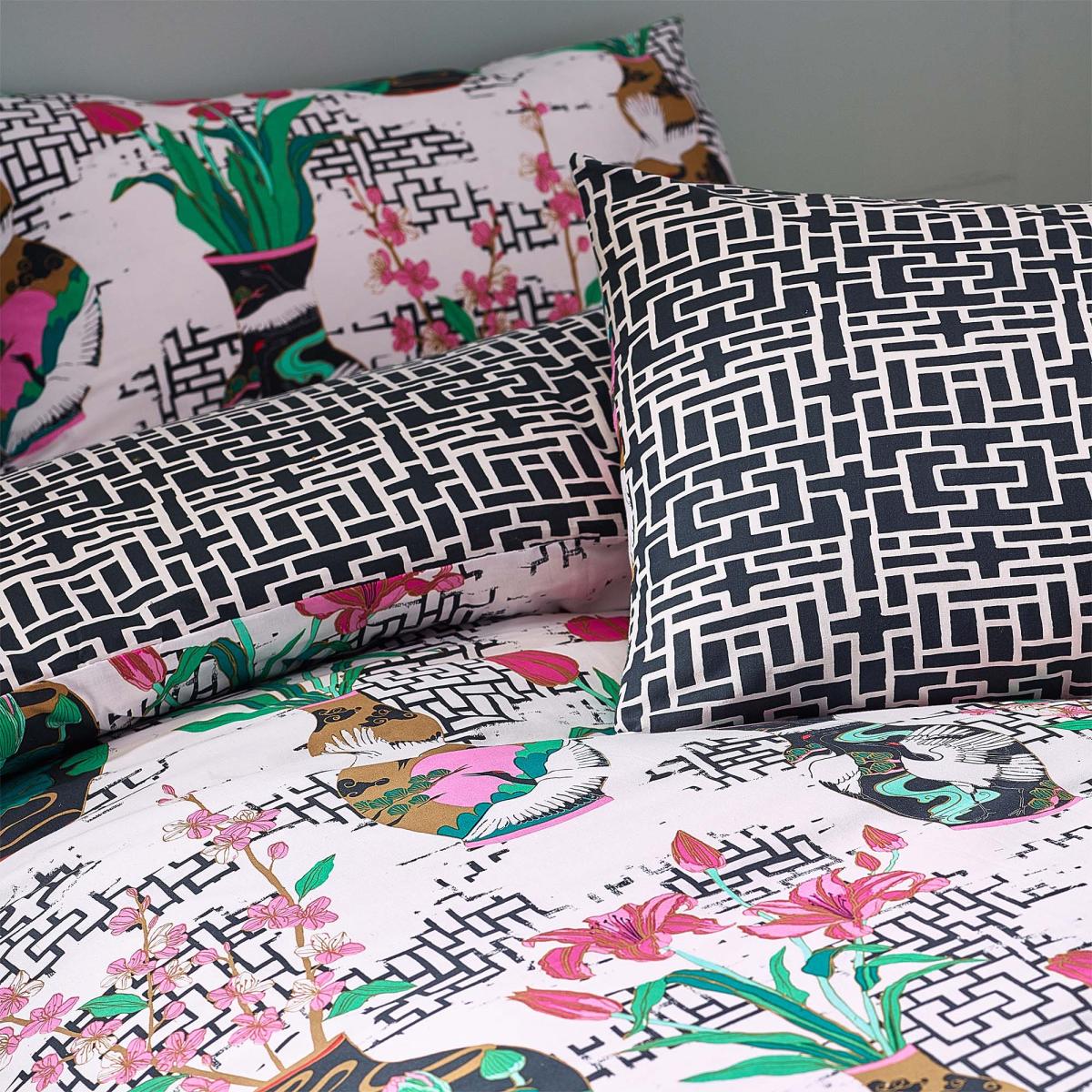 Ishiko Reversible Duvet Cover and Pillowcase Set White – image 4