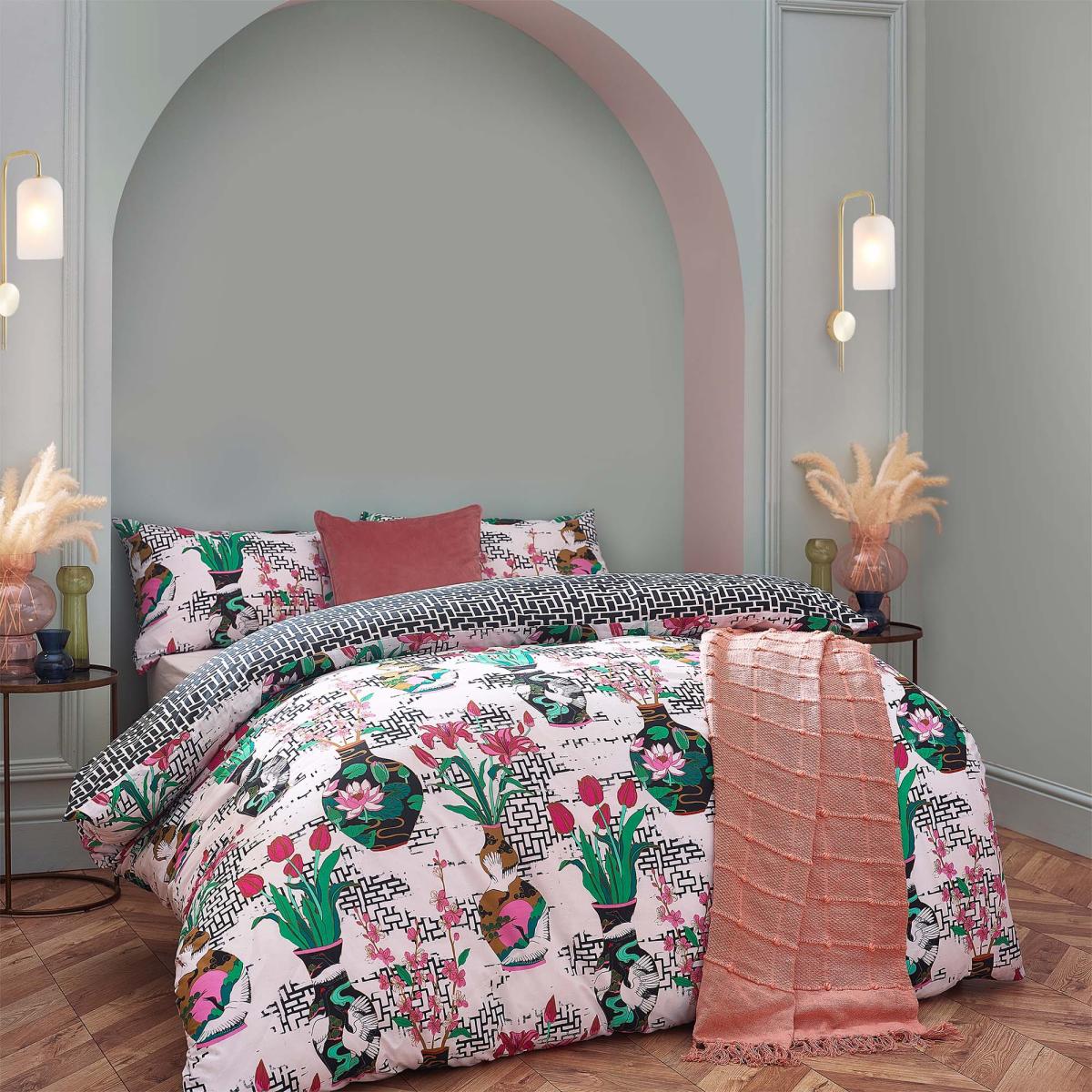 Ishiko Reversible Duvet Cover and Pillowcase Set White – image 1