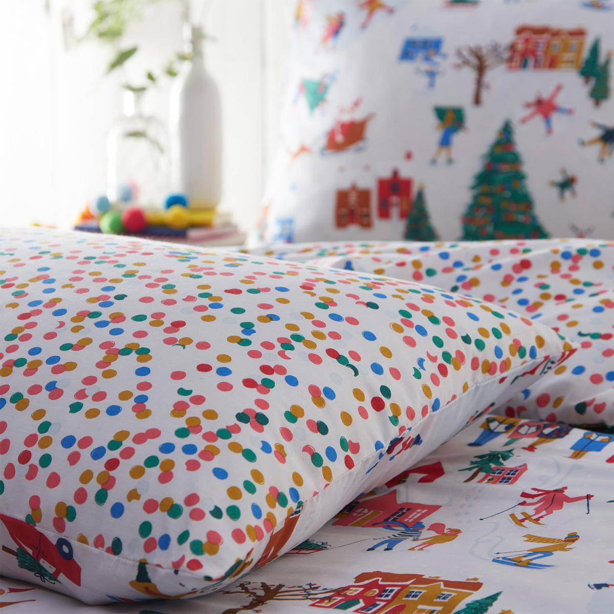 Furn. Christmas Together Duvet Cover and Pillowcase Set MultiColoured – image 3
