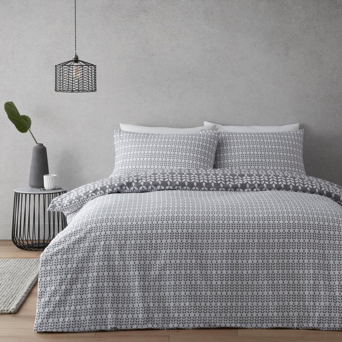 Elements Vete Grey Reversible Duvet Cover and Pillowcase Set Light Grey – image 3
