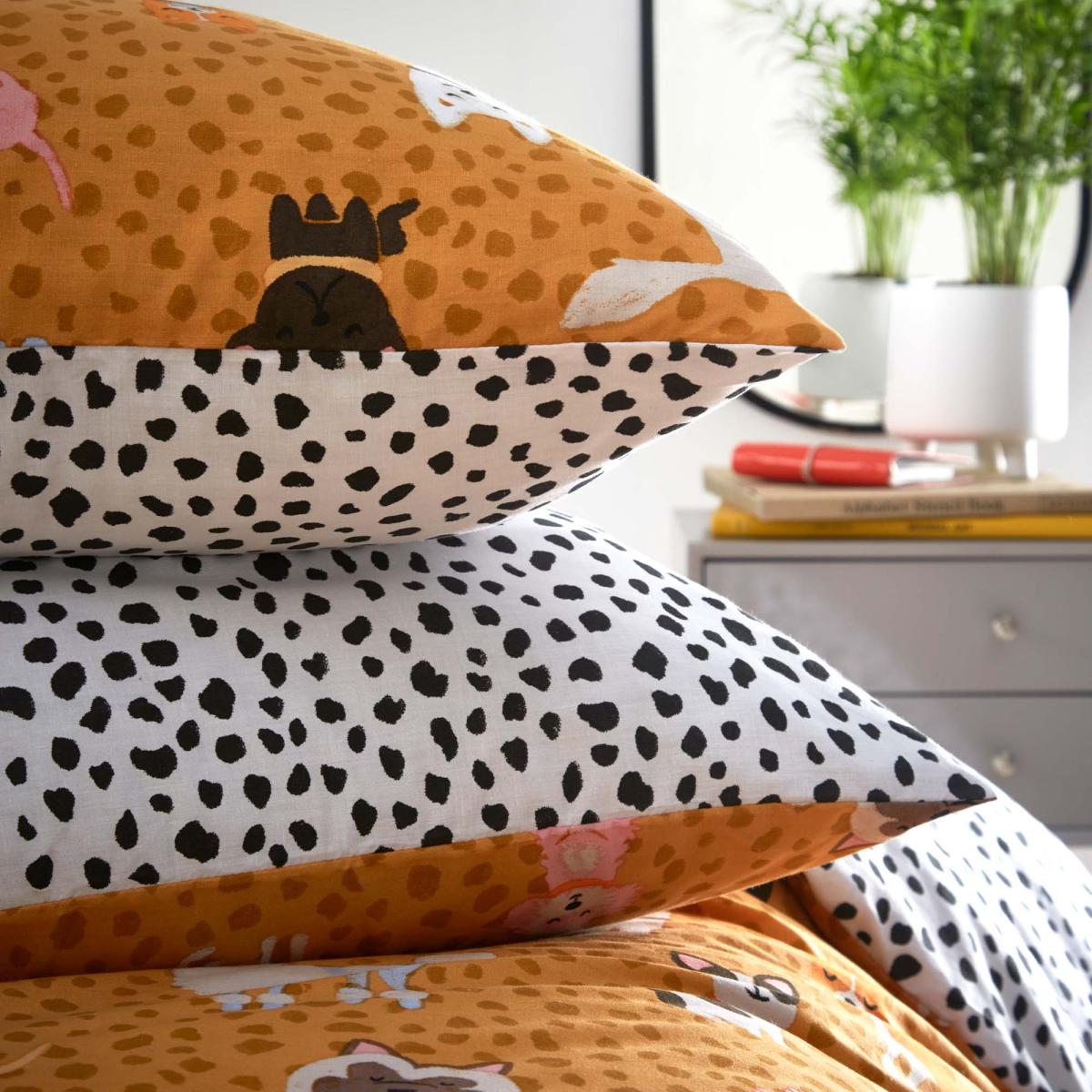 Woofers Reversible Duvet Cover and Pillowcase Set Ochre – image 4