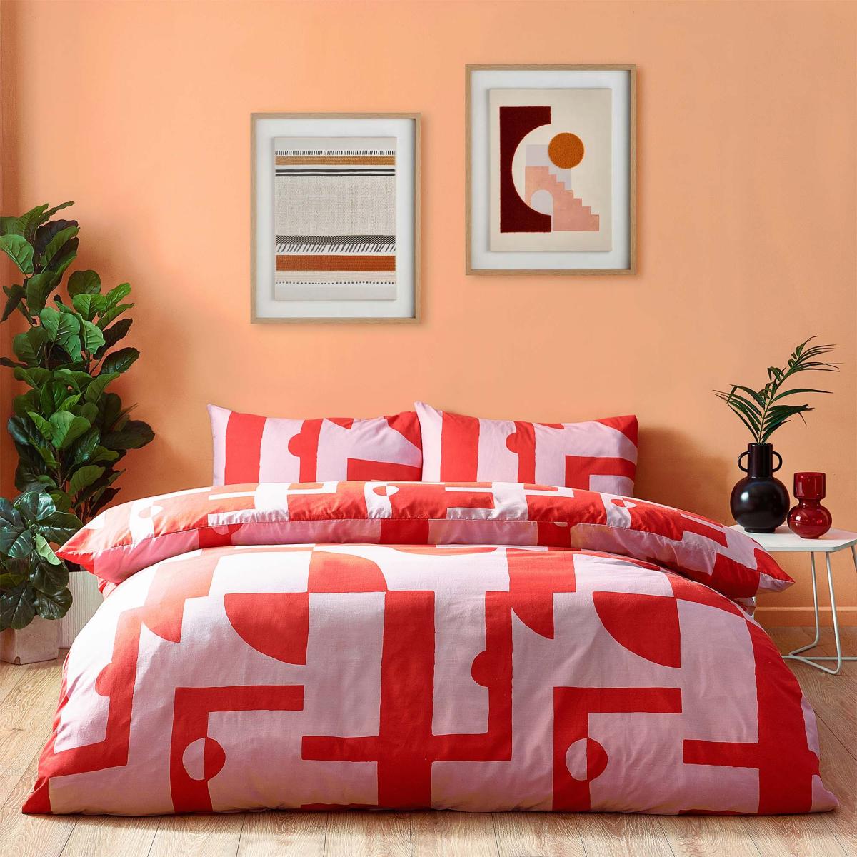 Manhatten Reversible Duvet Cover and Pillowcase Set Pink – image 2