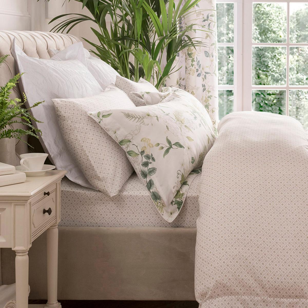 Dorma Botanical Garden Digitally Printed 100% Cotton Duvet Cover White and Green – image 3