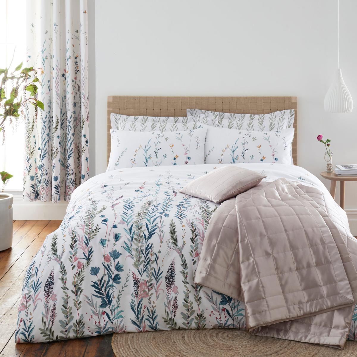Whimsical Botanical Green 100% Cotton Reversible Duvet Cover and Pillowcase Set Light Green – image 3