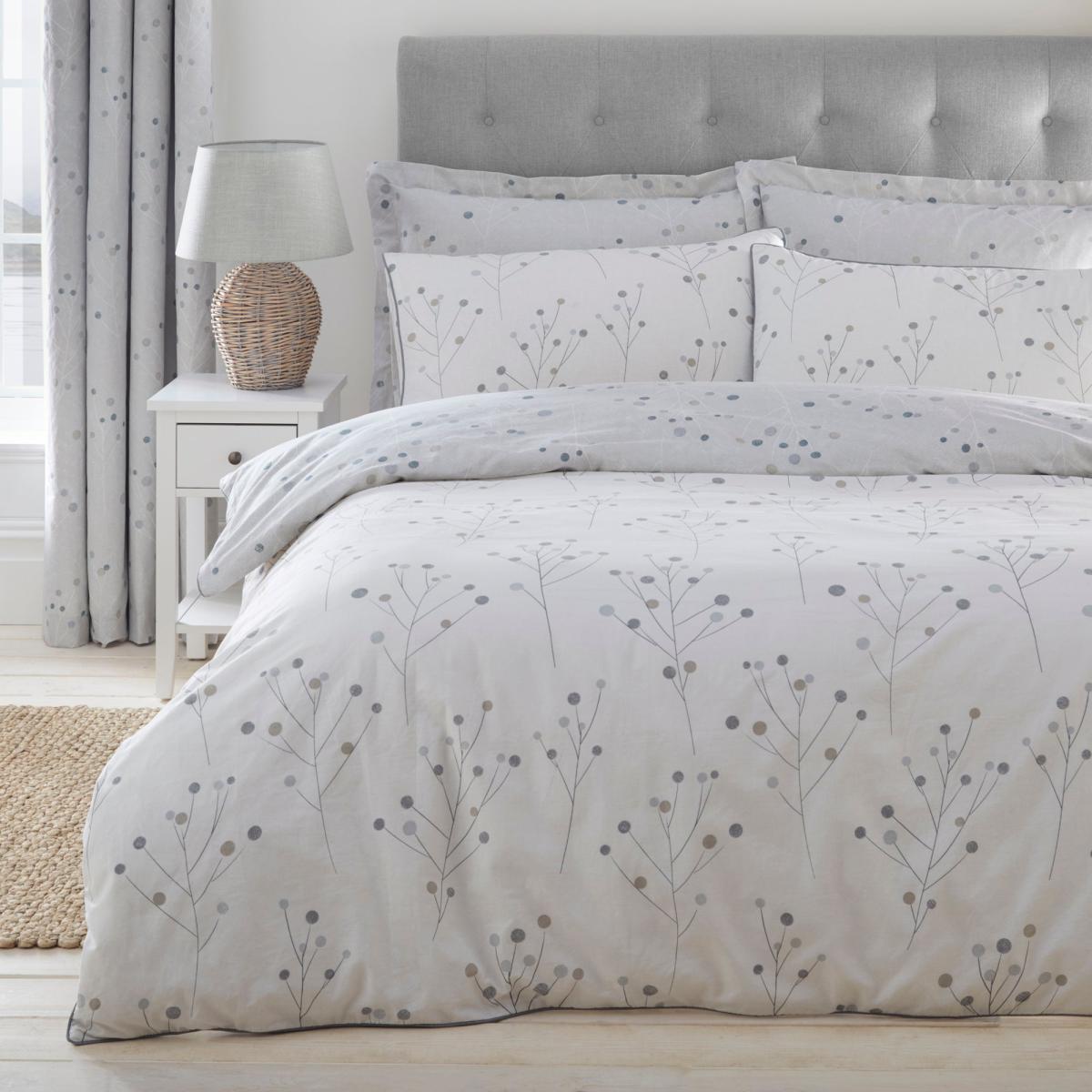 Padstow Grey Reversible Duvet Cover and Pillowcase Set Grey/White – image 1