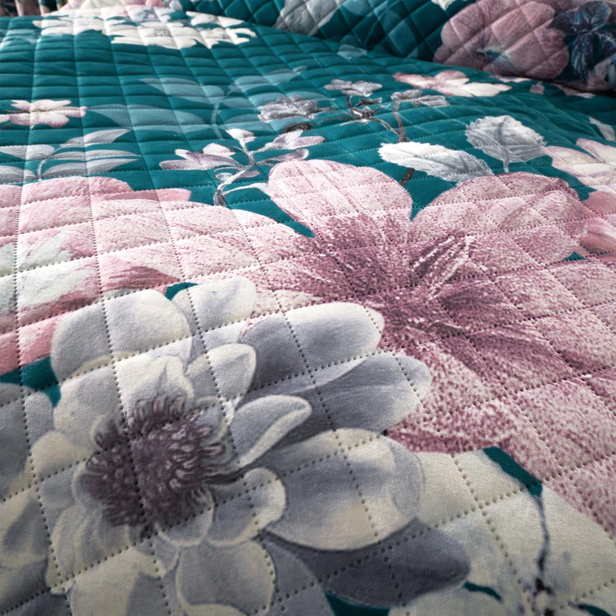 Catherine Lansfield Shrewsbury Velvet Pinsonic Teal Duvet Cover and Pillowcase Set Teal (Blue) – image 3