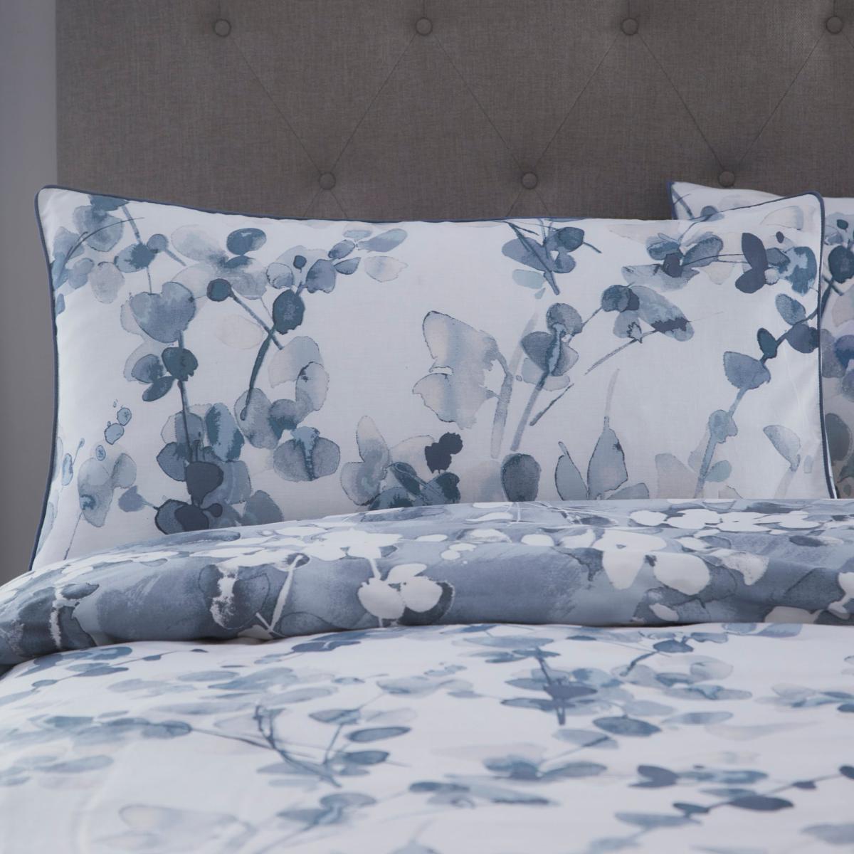 Honesty Navy Reversible Duvet Cover and Pillowcase Set Navy Blue and White – image 6