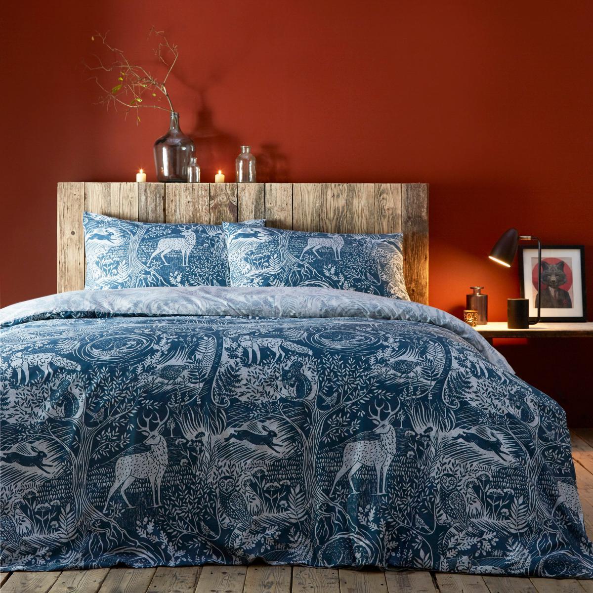 Furn. Winter Woods Midnight Blue Reversible Duvet Cover and Pillowcase Set Navy – image 2