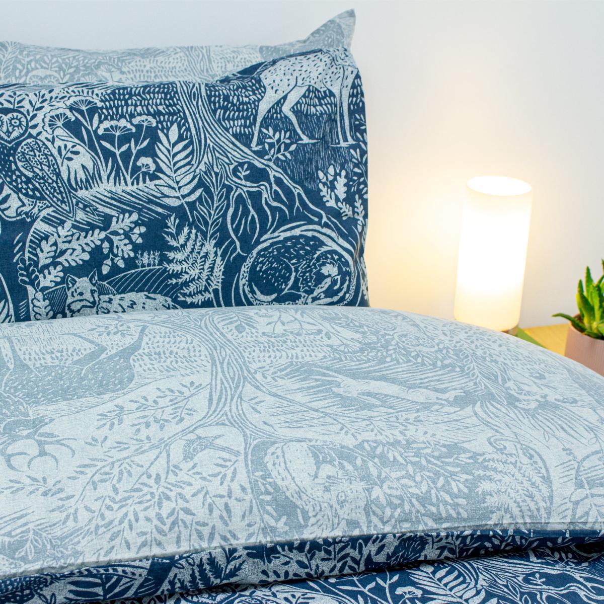Furn. Winter Woods Midnight Blue Reversible Duvet Cover and Pillowcase Set Navy – image 3