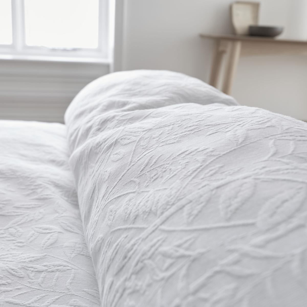 Bianca Fine Linens Matelasse Jacquard Leaves 100% Cotton Duvet Cover and Pillowcase Set White – image 4