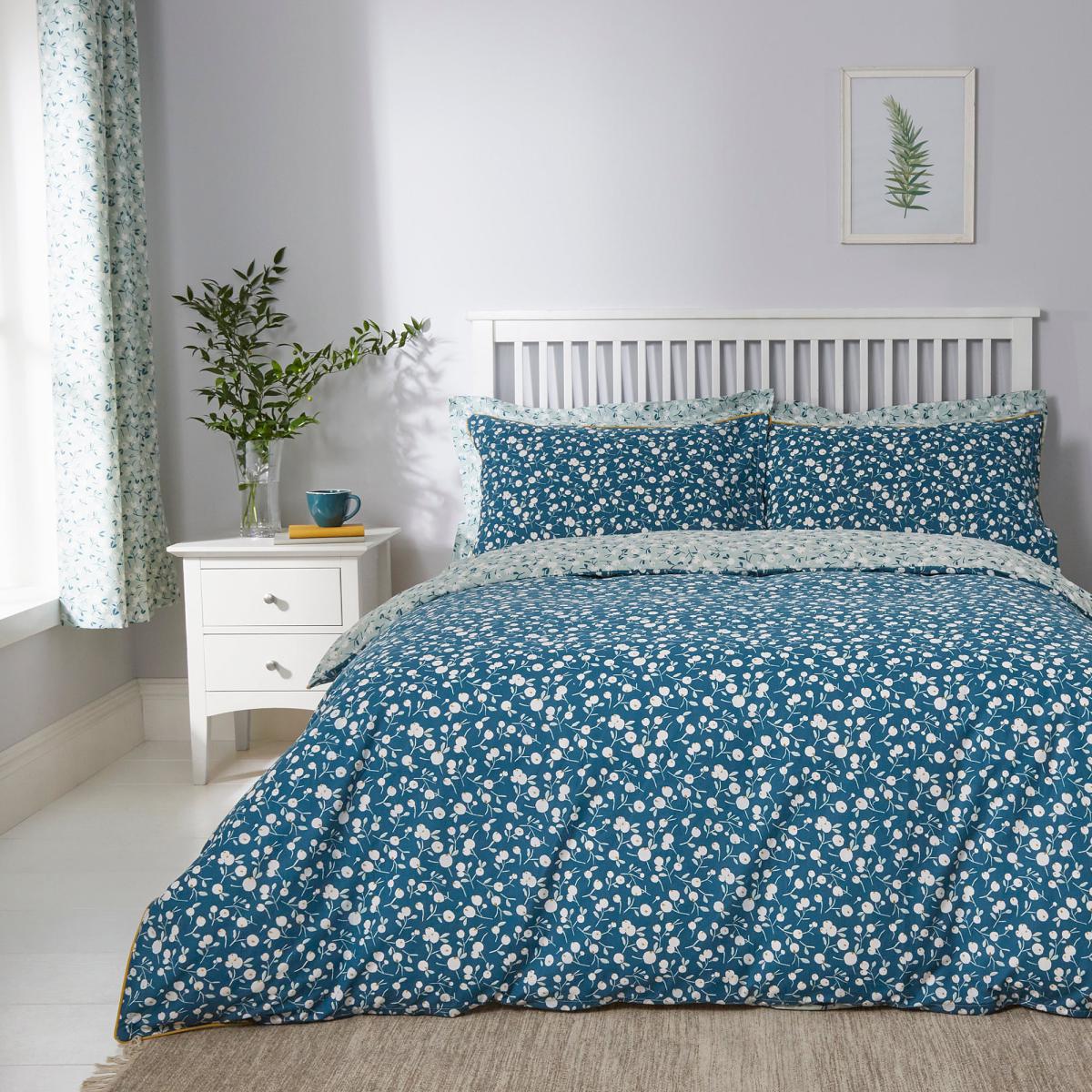 Effie Blue Duvet Cover and Pillowcase Set Blue and White – image 2