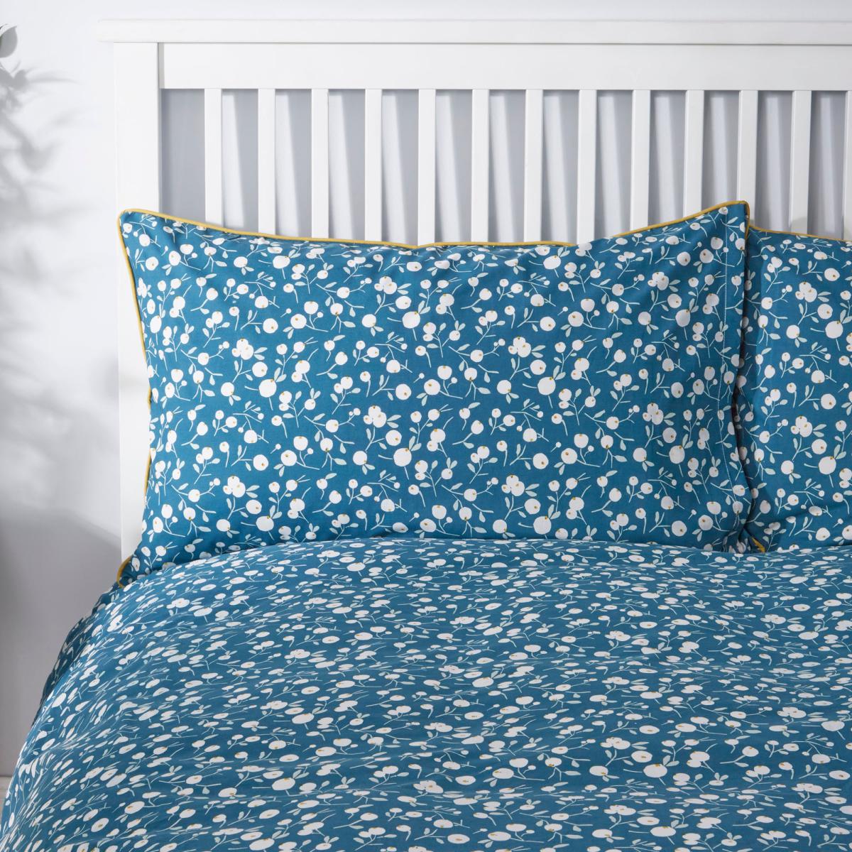 Effie Blue Duvet Cover and Pillowcase Set Blue and White – image 4