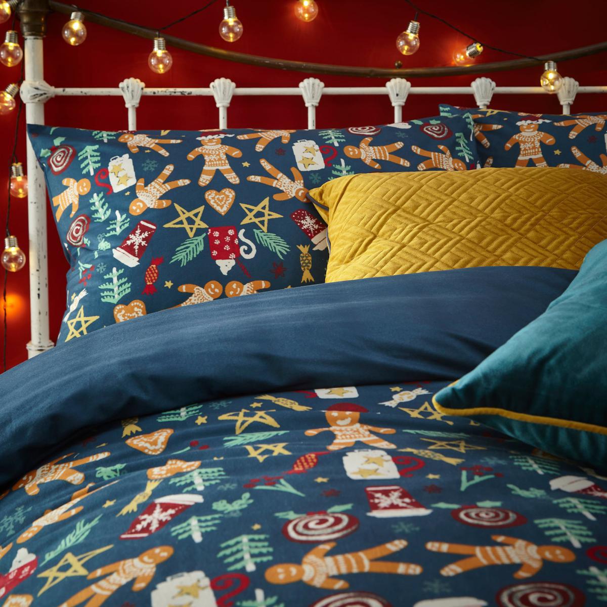 Yuletide Treats Duvet Cover and Pillowcase Set Navy – image 2