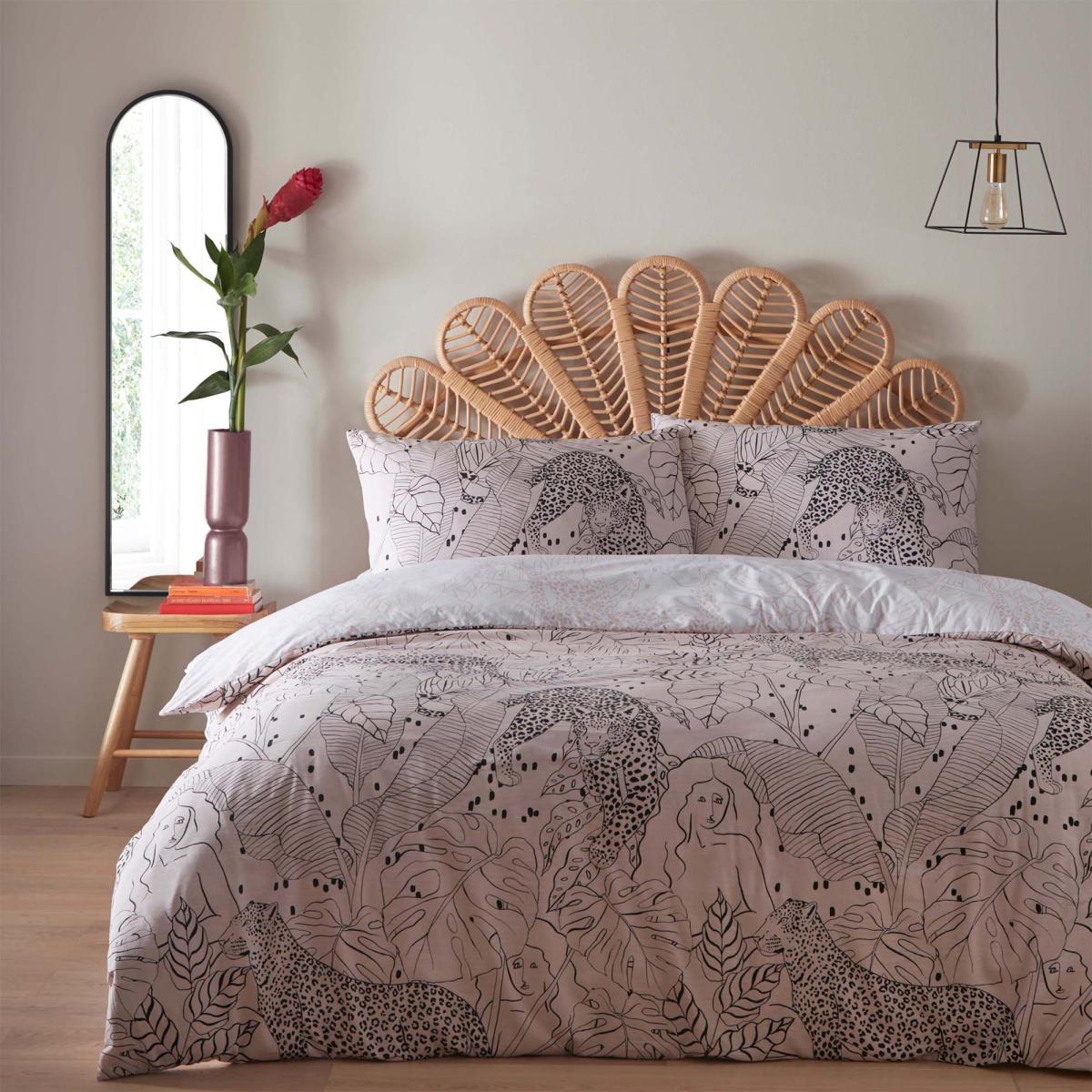 Aurora Reversible Duvet Cover and Pillowcase Set Blush – image 2