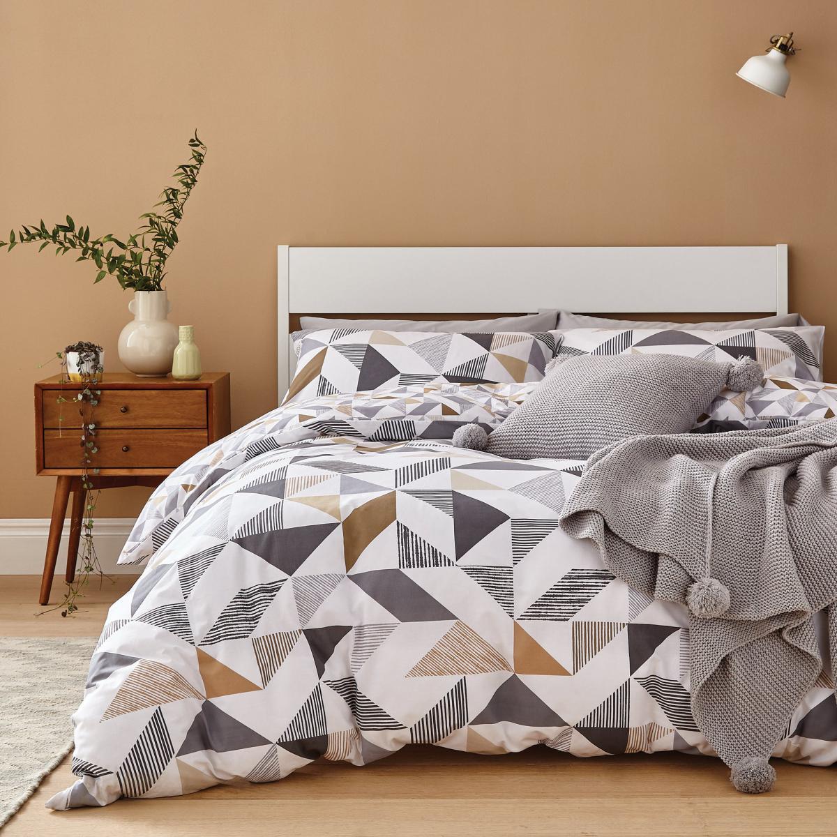 Elements Bako Reversible Geometric Natural Duvet Cover and Pillowcase Set Natural – image 3