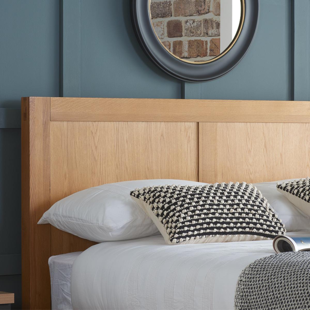 Bellevue Oak Bed Light Brown – image 2