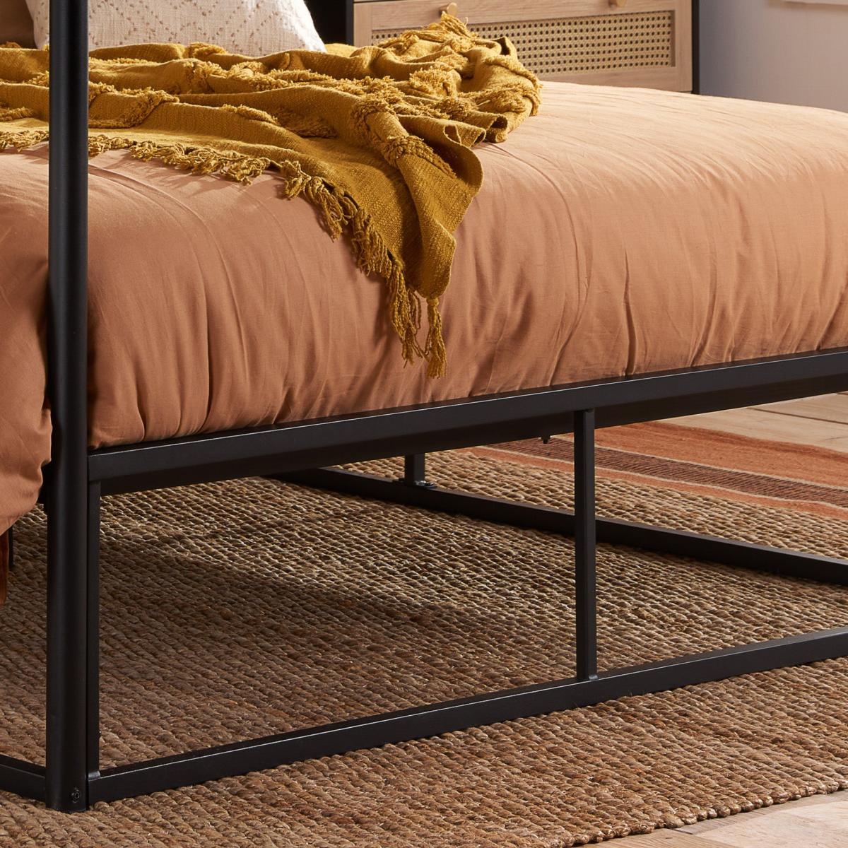 Farringdon Metal 4 Poster Bed Black – image 2