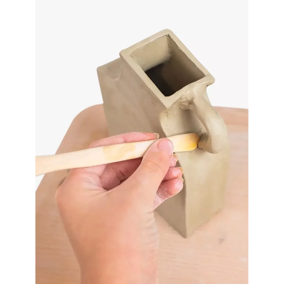 Sculpd Pottery Bookend Vases Set – image 2