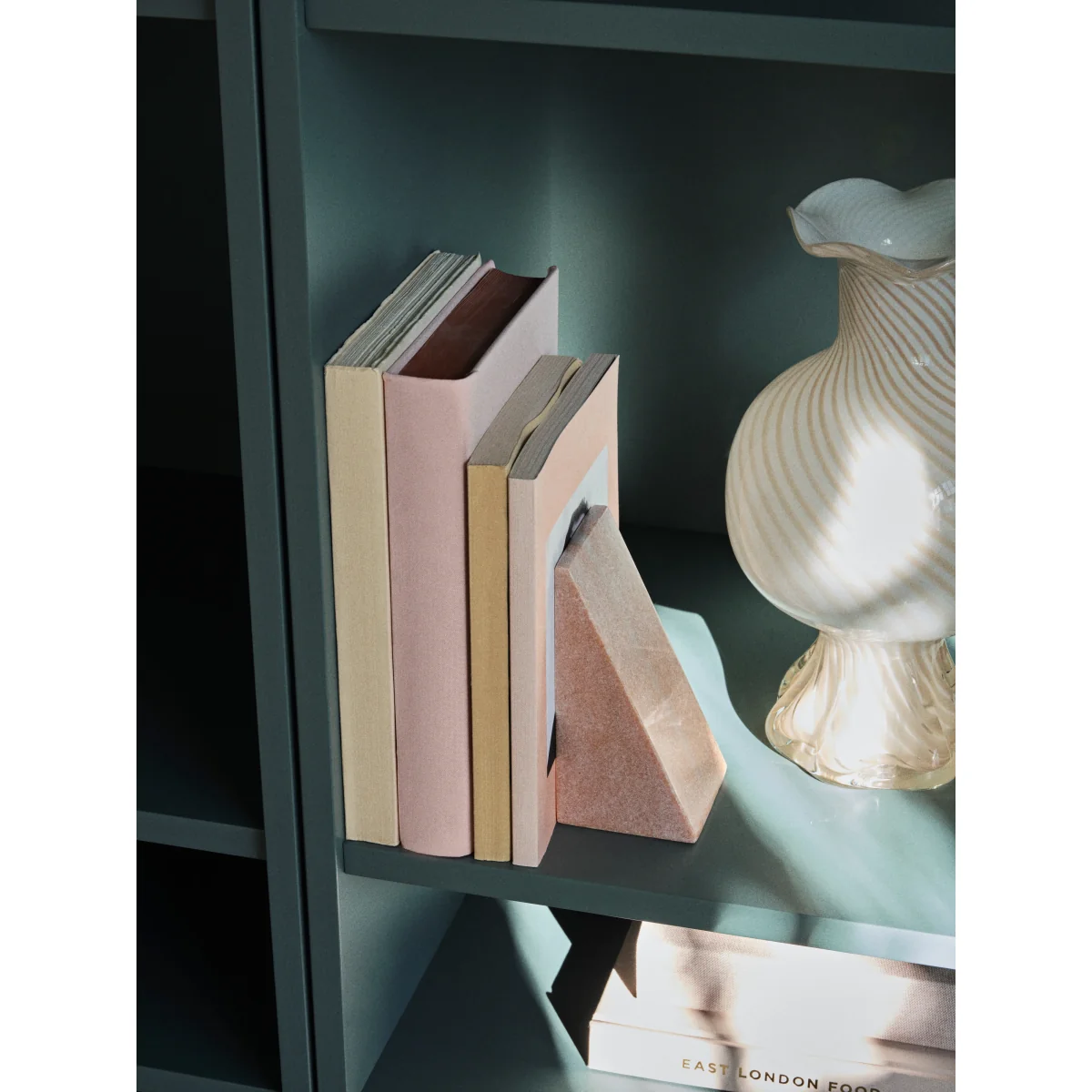 Broste Copenhagen Jarl bookend 2-pack Rose marble – image 2