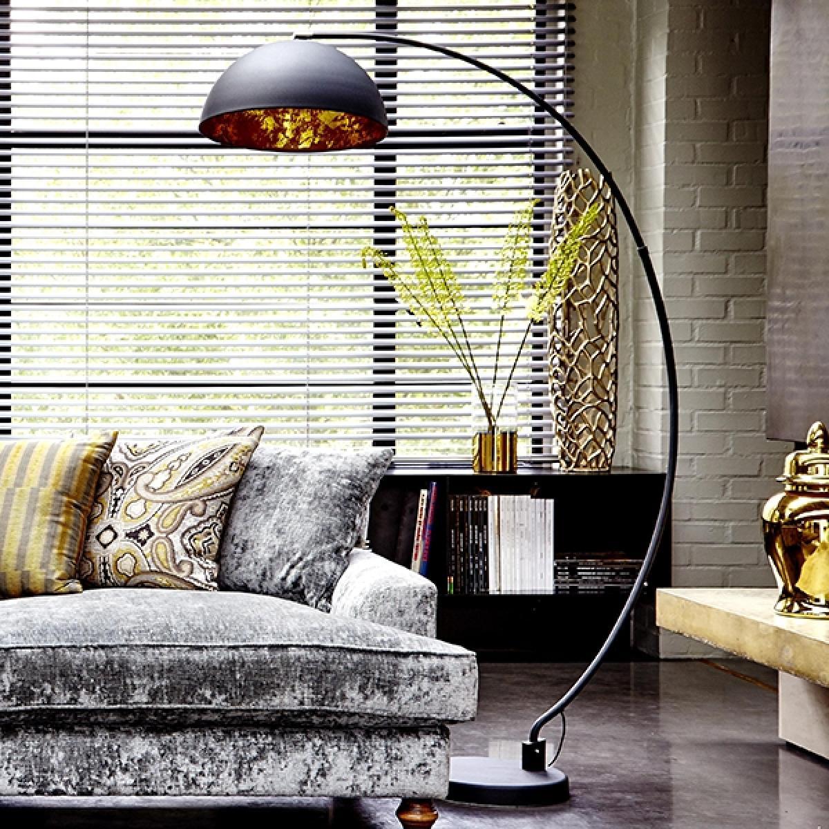 Black Arc Floor Lamp – image 3