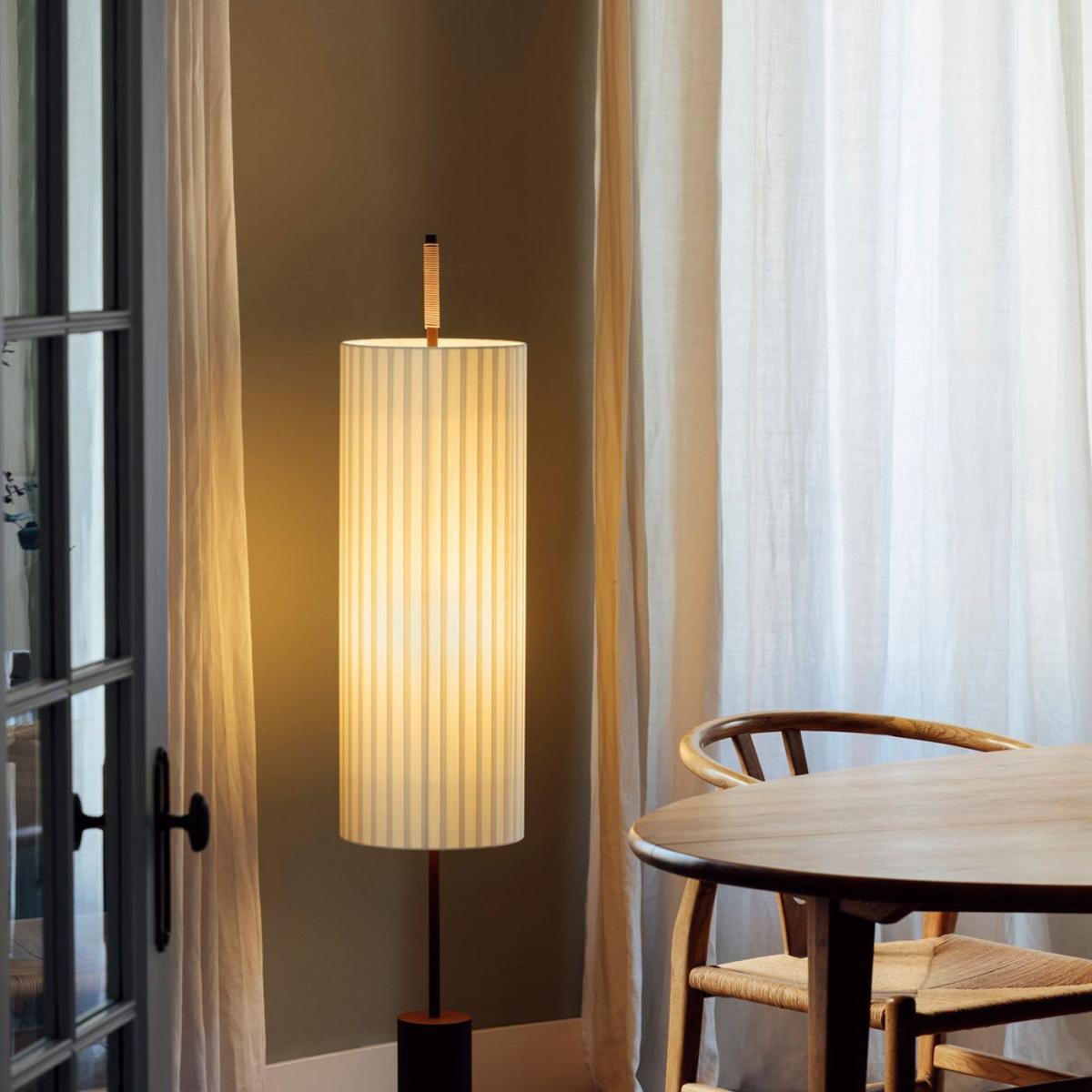 Dórica Floor Lamp with Cylindrical Stabilizing Base - UK Plug – image 2
