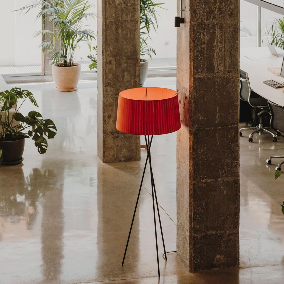 Terracotta Raw Color Trípode Floor Lamp - UK Plug – image 3
