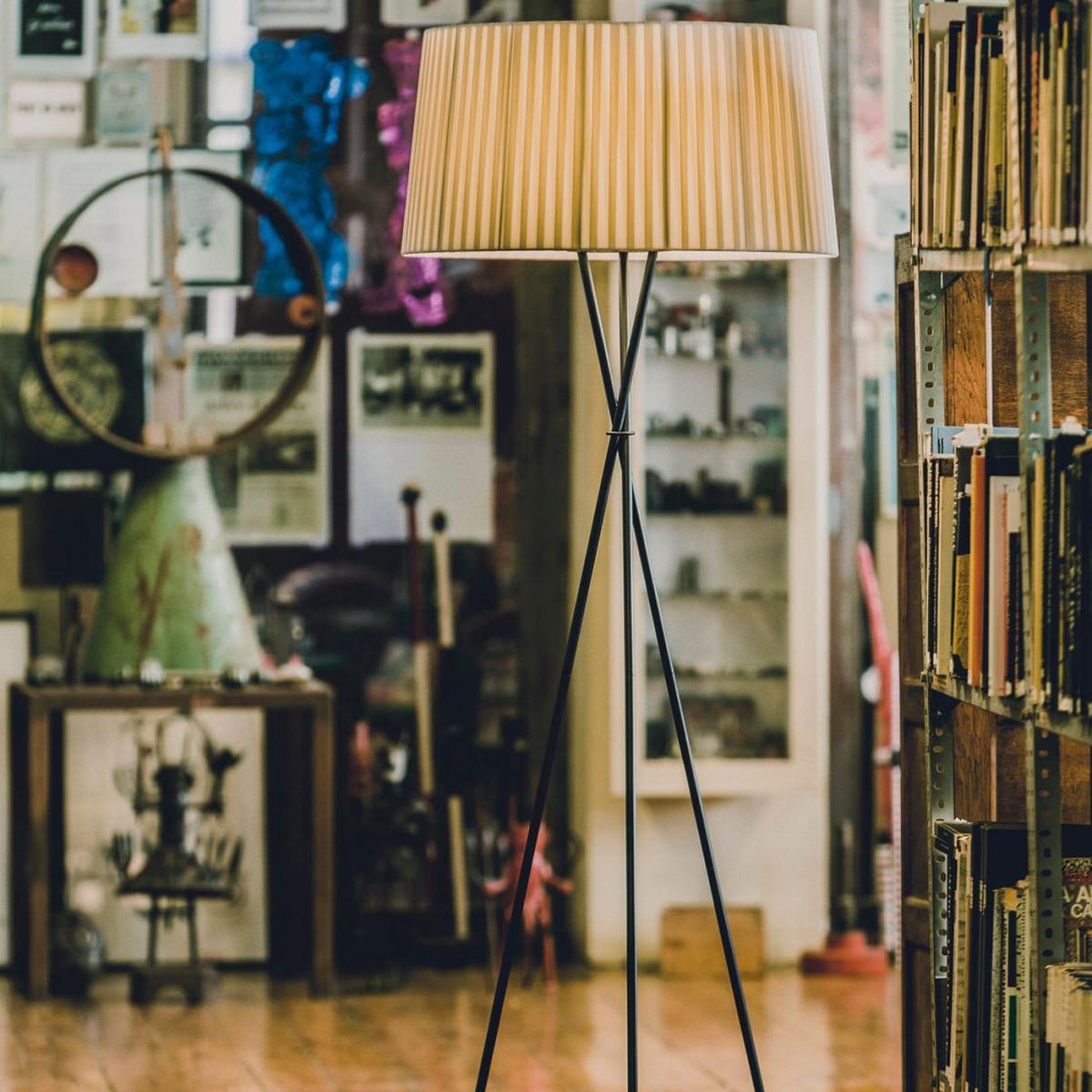 Natural Trípode Floor Lamp - UK Plug – image 2