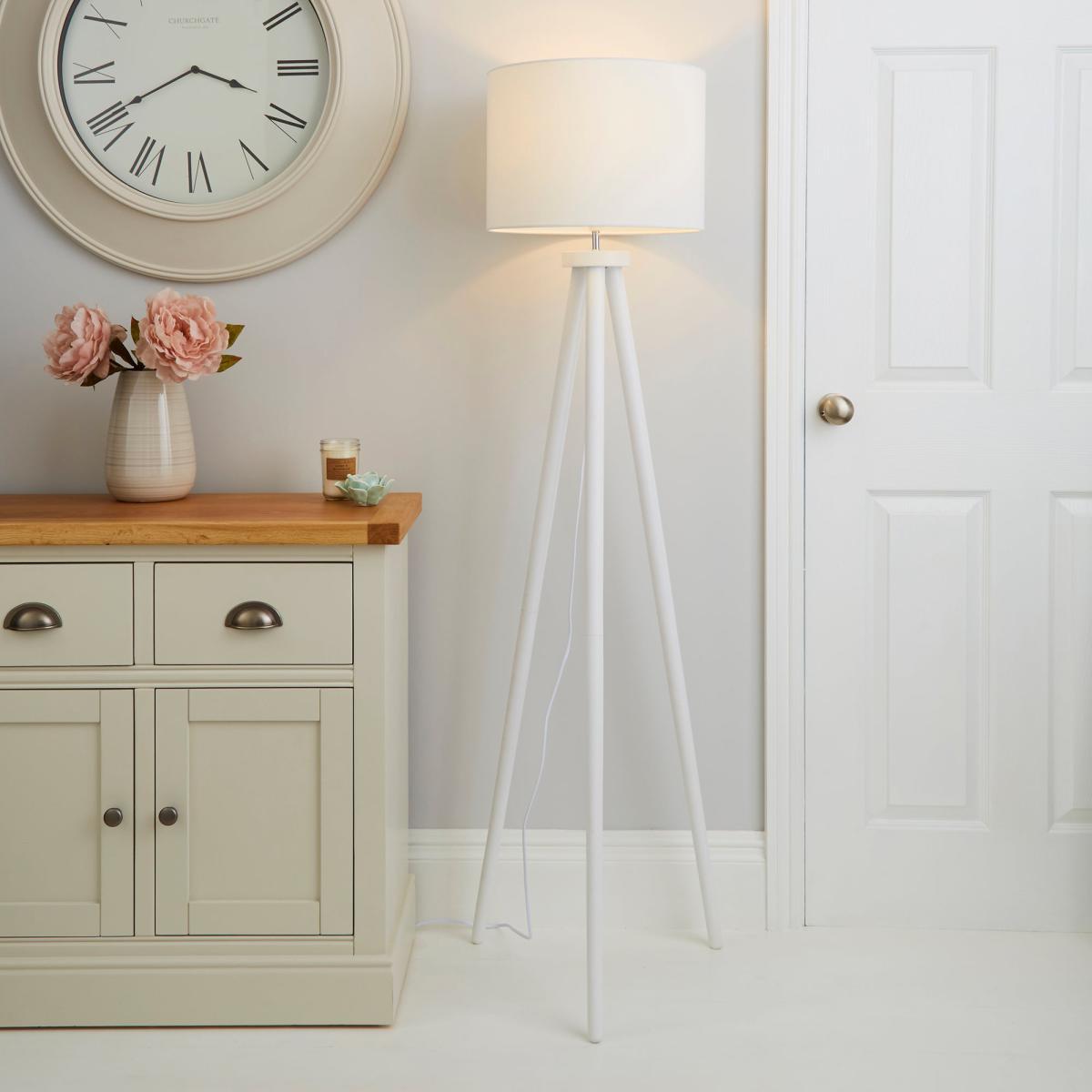 Jandia Wooden Tripod White Floor Lamp White – image 1