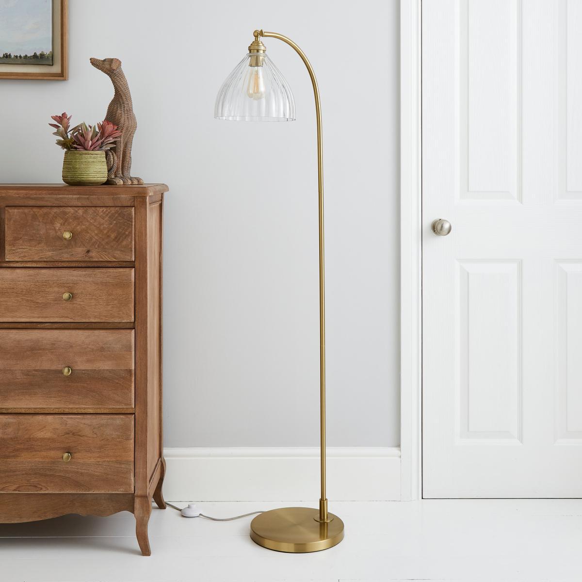 Churchgate Allexton Glass Floor Lamp Brass – image 2