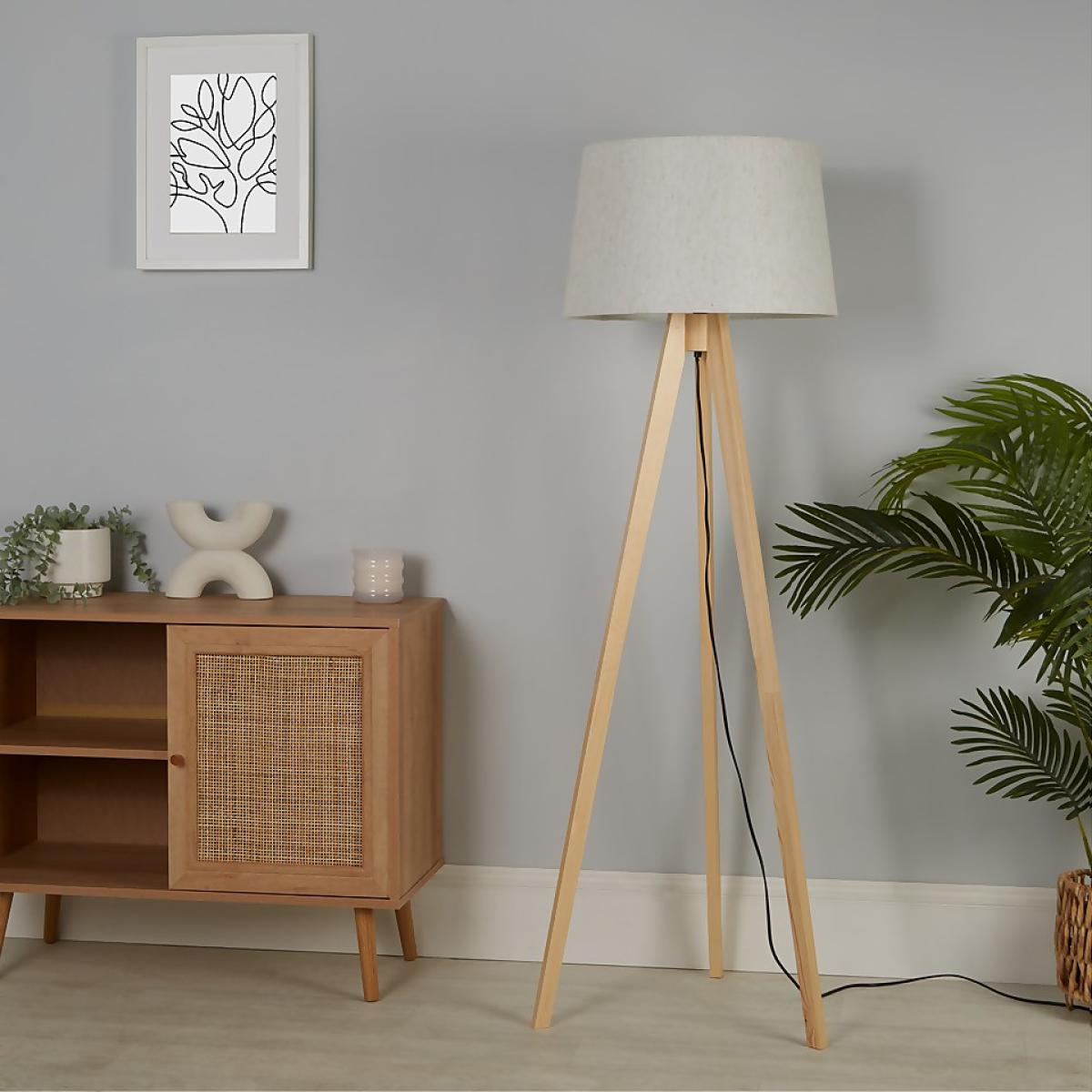 The Wooden Tripod Floor Lamp – image 3