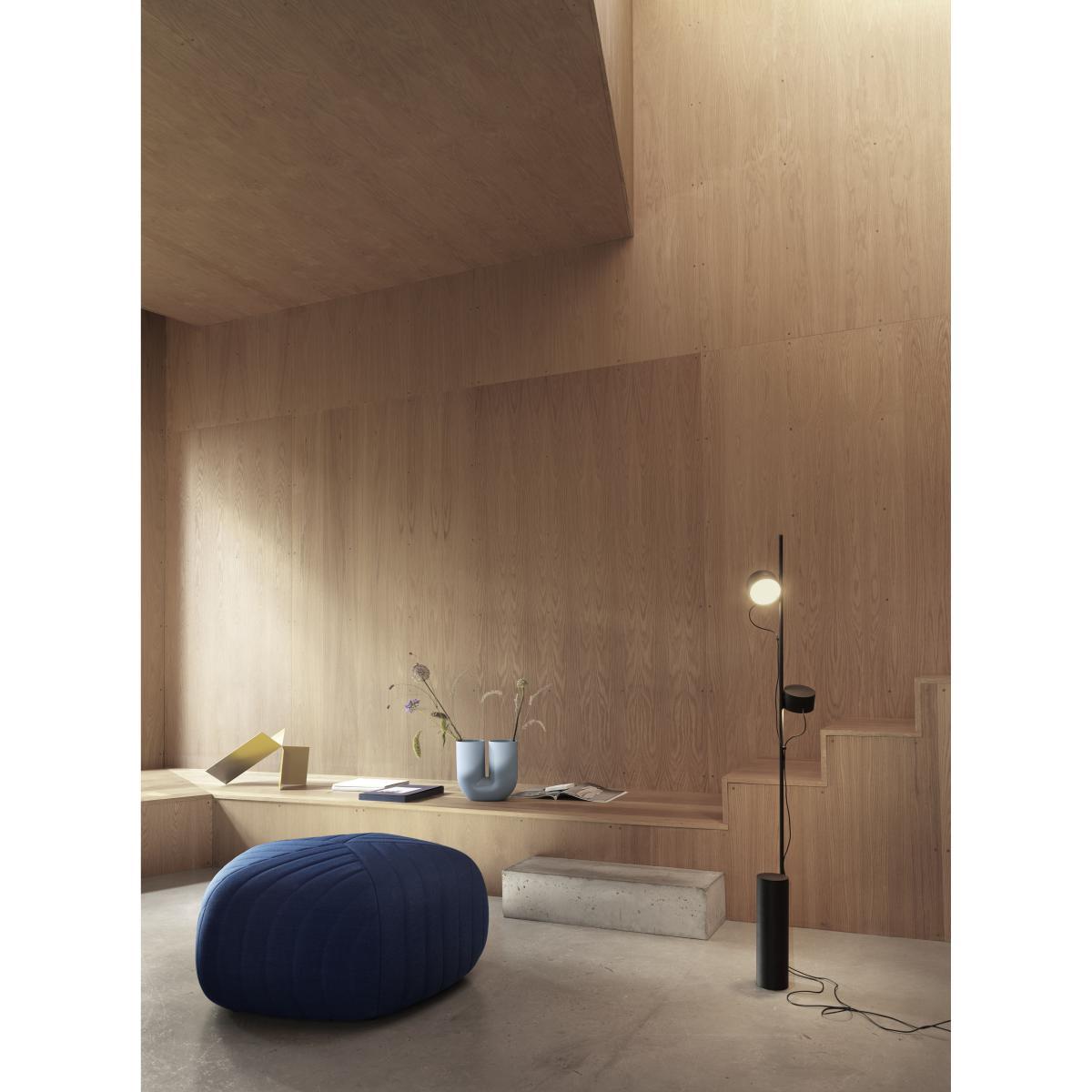 Post Floor lamp - / LED - 2 adjustable magnetic spotlights by Muuto Black – image 3