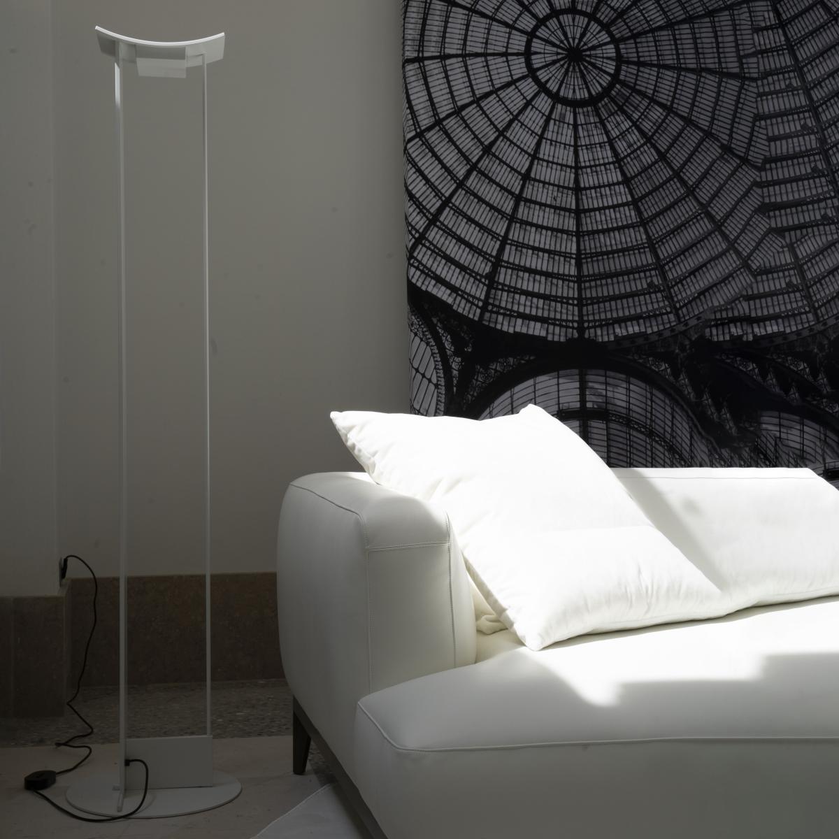 MCP LED Floor lamp metal white / Gilles Derain, 1979 - Lumen Center Italia – image 3
