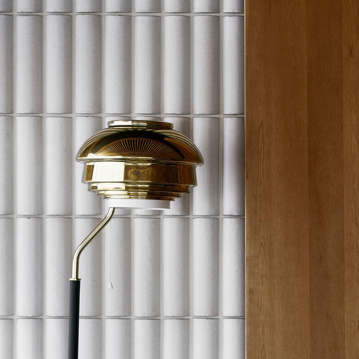 A808 Floor lamp metal gold / Alvar Aalto, 1955 - ARTEK – image 2